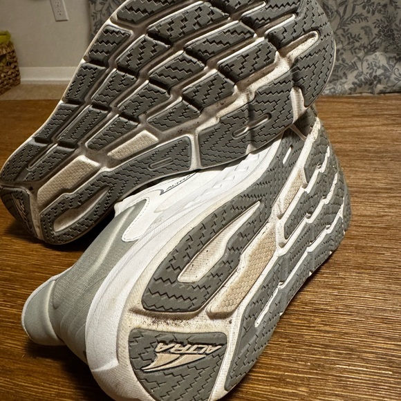 White Altra Torin 7 running shoes - Picture 5 of 5